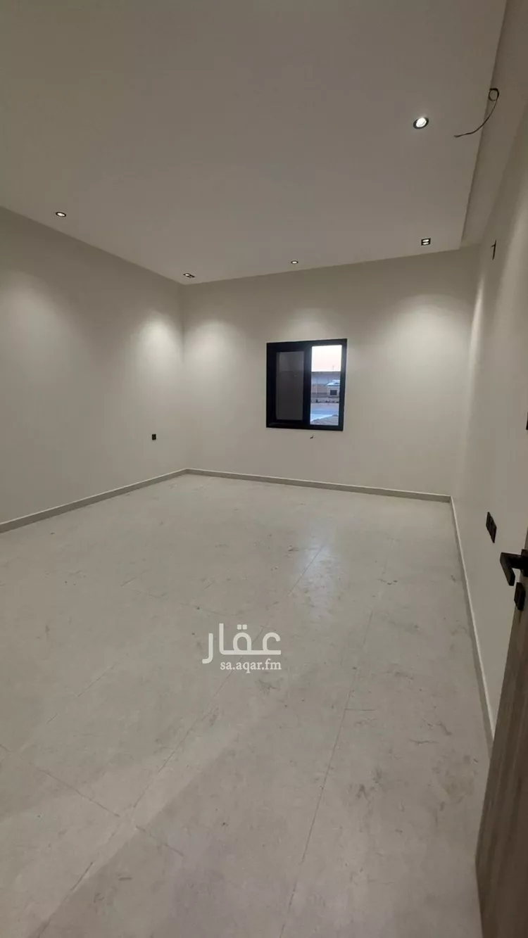 دور للبيع في شارع ديراب , حي عكاظ, مدينة الرياض, منطقة الرياض صورة 2
