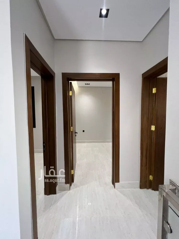 فيلا للبيع في شارع عمر السدوسي, حي العريجاء الغربي, مدينة الرياض, منطقة الرياض صورة 5