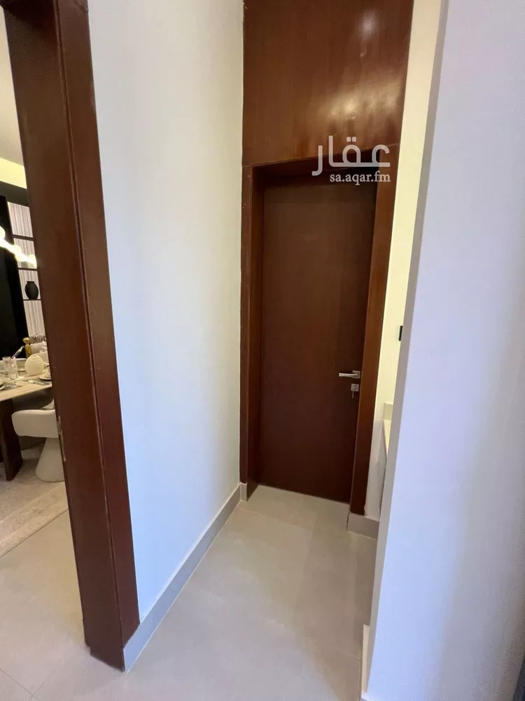 فيلا للبيع في شارع حسين الأبريقي, حي عكاظ, مدينة الرياض, منطقة الرياض صورة 5