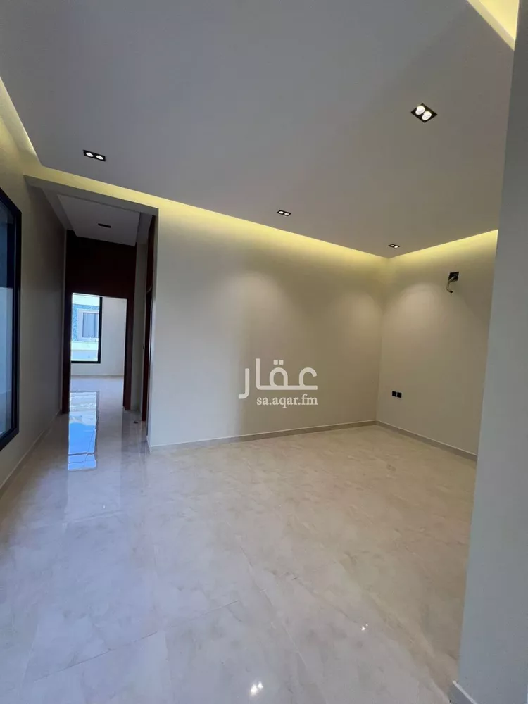 فيلا للبيع في شارع عبداللطيف بن المبارك, حي المهدية, مدينة الرياض, منطقة الرياض صورة 3