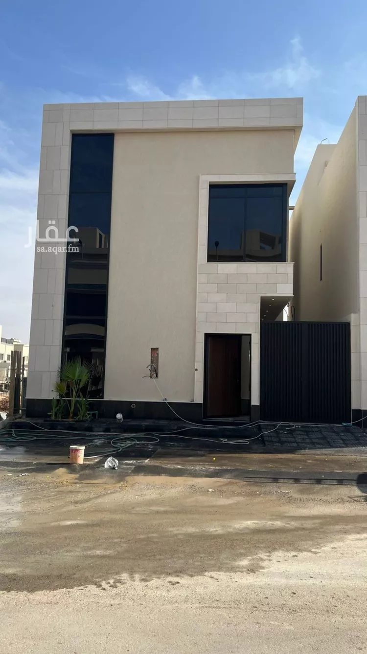 فيلا للبيع في شارع عبداللطيف بن المبارك, حي المهدية, مدينة الرياض, منطقة الرياض