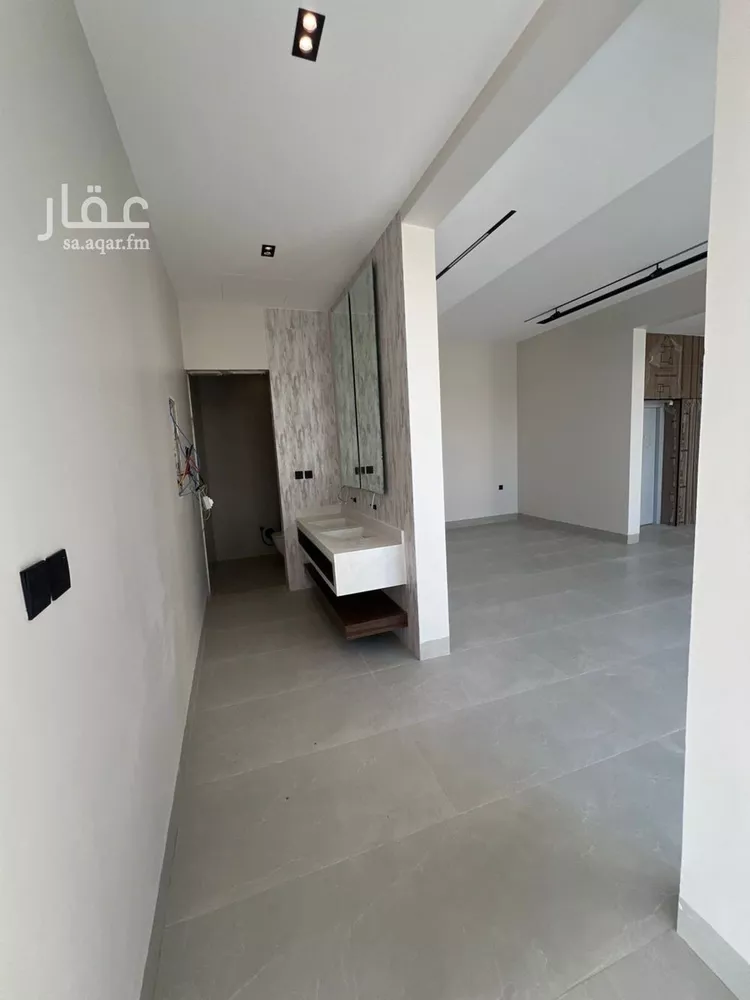 فيلا للبيع في شارع عبداللطيف بن المبارك, حي المهدية, مدينة الرياض, منطقة الرياض صورة 4