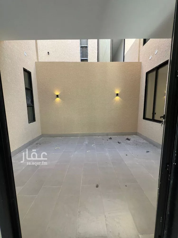 فيلا للبيع في شارع عبداللطيف بن المبارك, حي المهدية, مدينة الرياض, منطقة الرياض صورة 2
