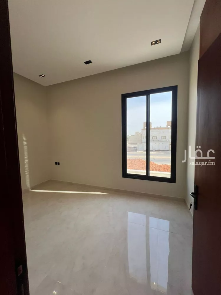 فيلا للبيع في شارع عبداللطيف بن المبارك, حي المهدية, مدينة الرياض, منطقة الرياض صورة 4