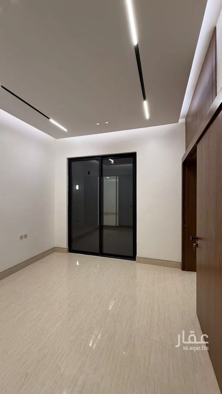 فيلا للبيع في شارع عبداللطيف بن المبارك, حي المهدية, مدينة الرياض, منطقة الرياض صورة 3