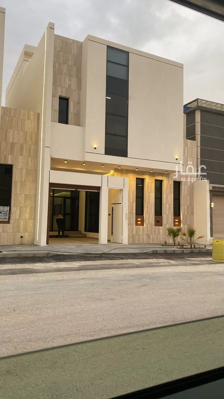 فيلا للبيع في شارع عبداللطيف بن المبارك, حي المهدية, مدينة الرياض, منطقة الرياض