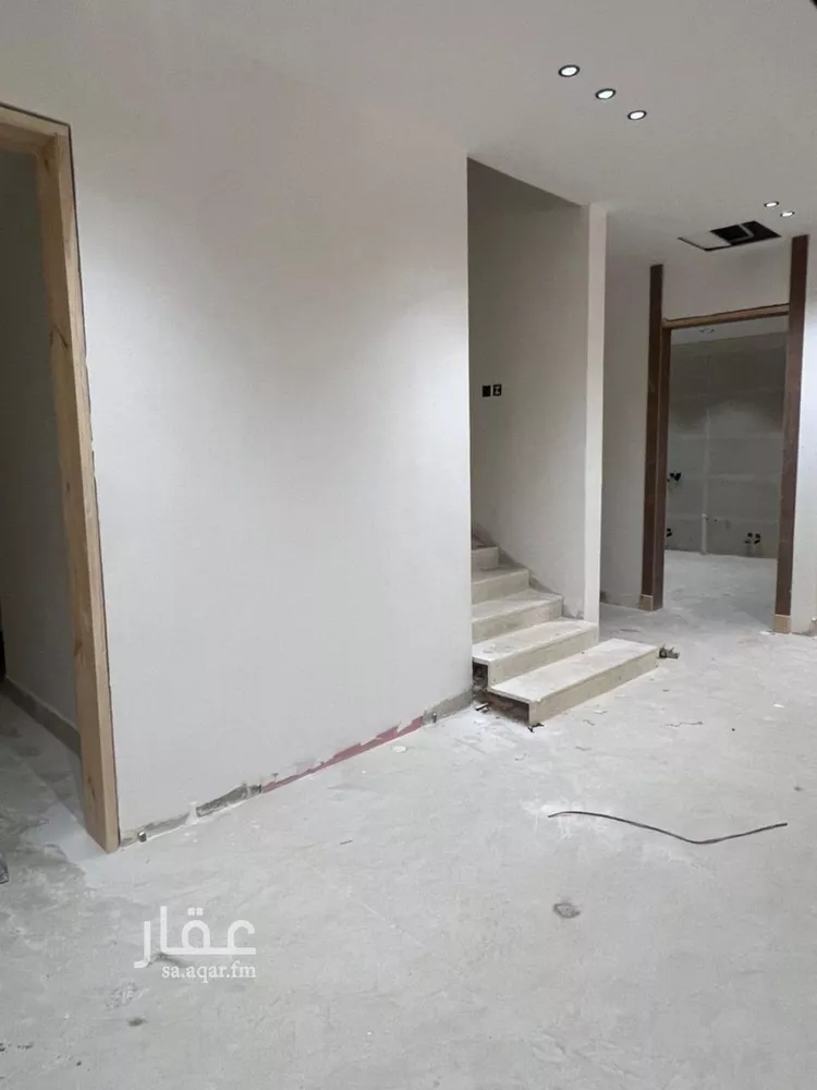 فيلا للبيع في شارع إسماعيل بن حماد, حي المهدية, مدينة الرياض, منطقة الرياض صورة 3