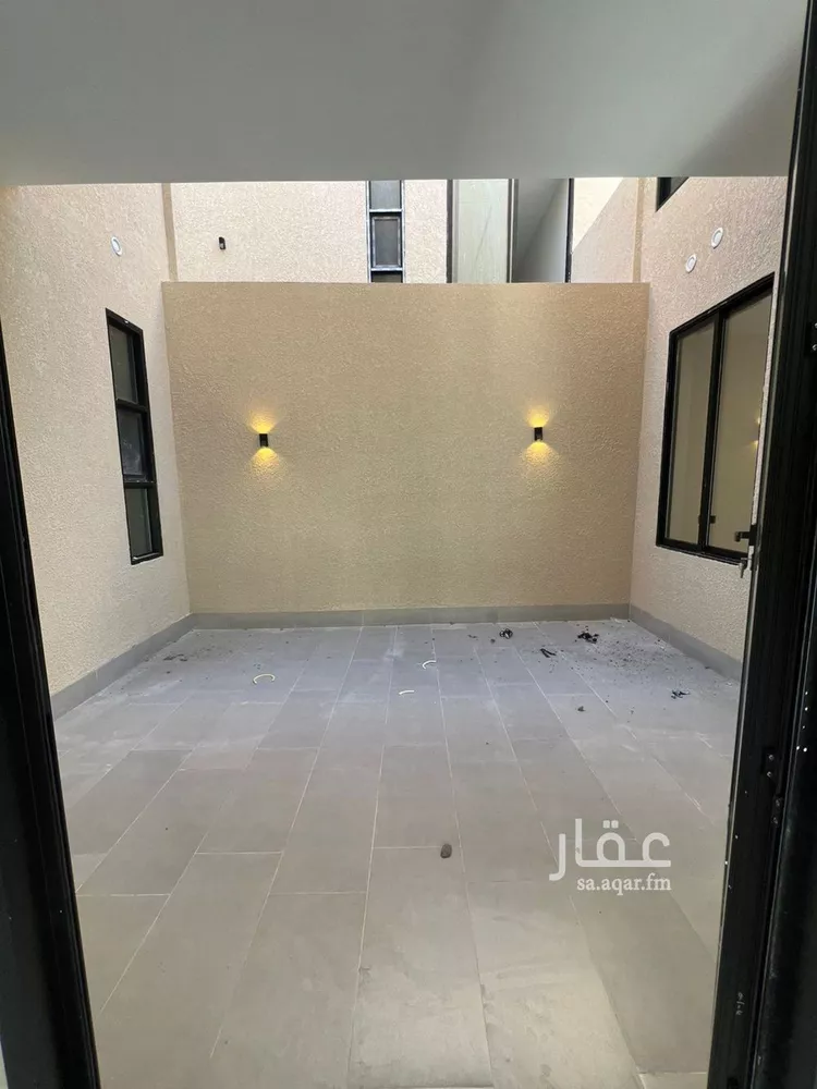 فيلا للبيع في شارع عبداللطيف بن المبارك, حي المهدية, مدينة الرياض, منطقة الرياض صورة 2