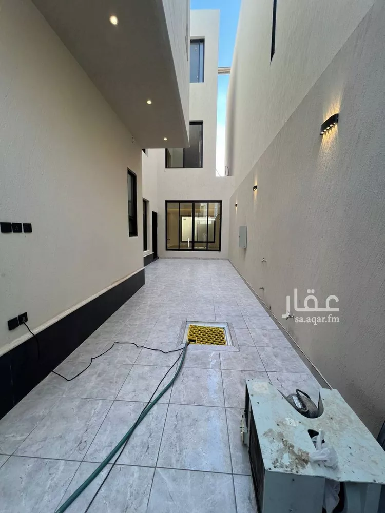 فيلا للبيع في شارع عبداللطيف بن المبارك, حي المهدية, مدينة الرياض, منطقة الرياض صورة 5