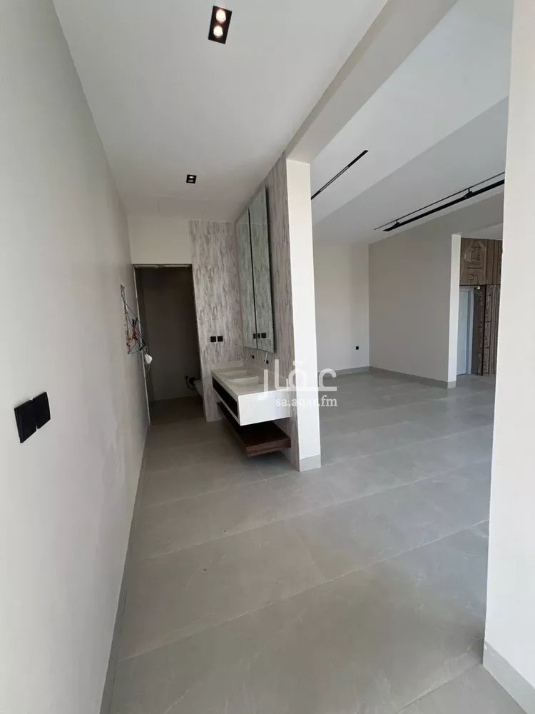 فيلا للبيع في شارع عبداللطيف بن المبارك, حي المهدية, مدينة الرياض, منطقة الرياض صورة 4