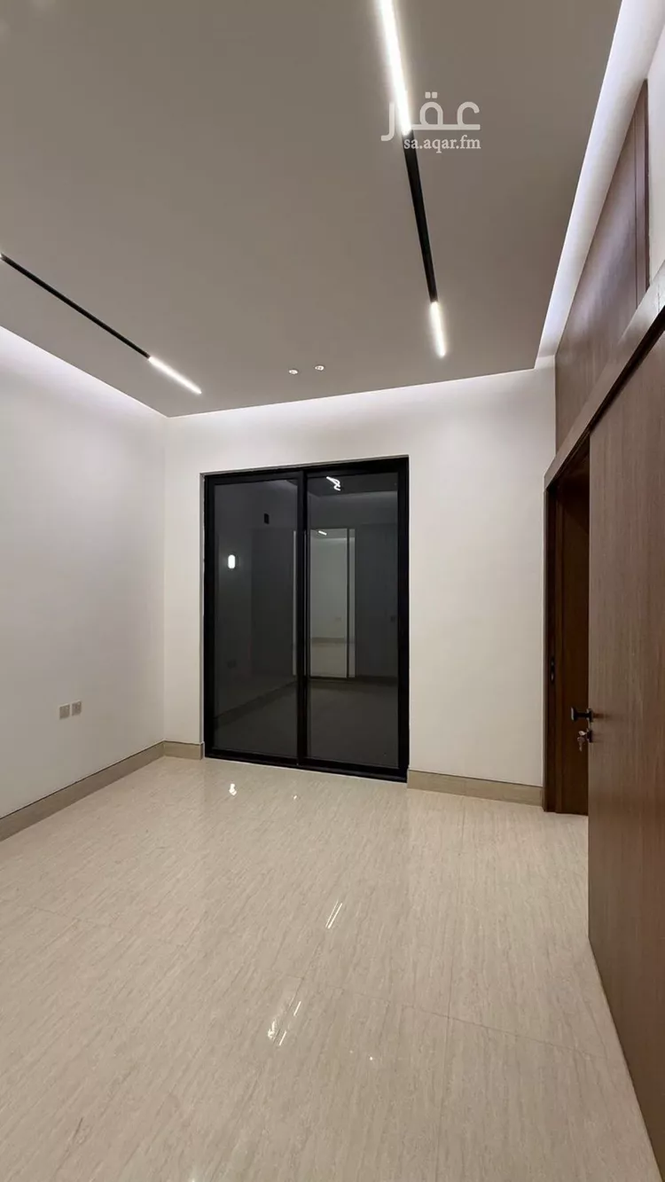 فيلا للبيع في شارع عبداللطيف بن المبارك, حي المهدية, مدينة الرياض, منطقة الرياض صورة 3