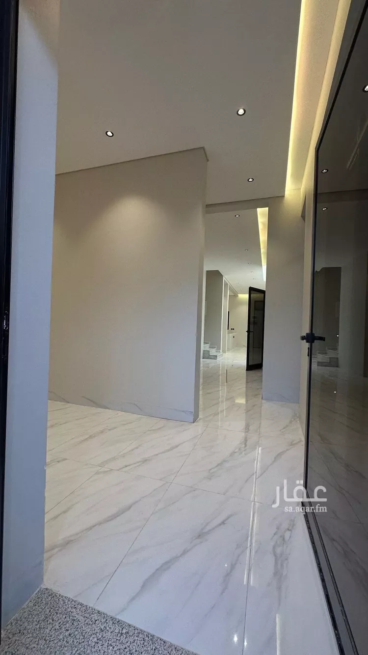 فيلا للبيع في شارع عمران بن أبي عمر, حي المهدية, مدينة الرياض, منطقة الرياض صورة 3