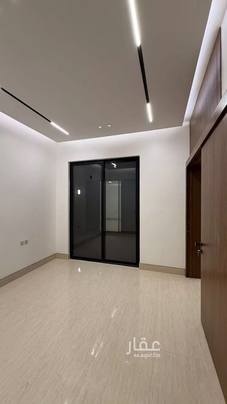 فيلا للبيع في شارع عبداللطيف بن المبارك, حي المهدية, مدينة الرياض, منطقة الرياض صورة 3