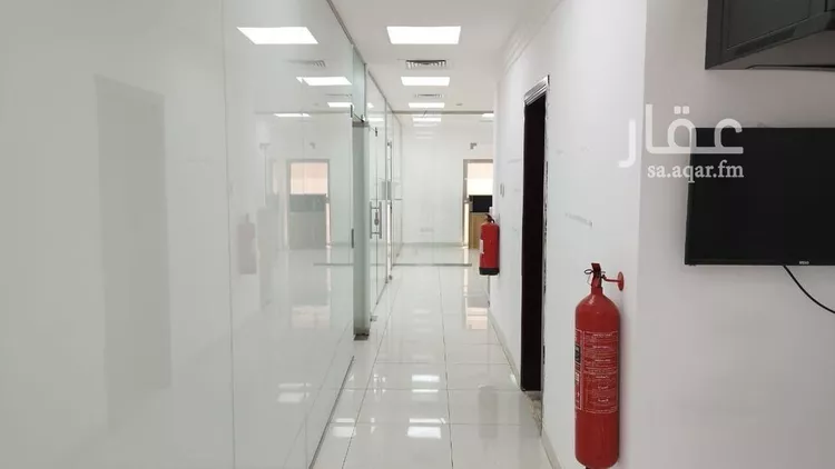 مكتب تجاري للإيجار في شارع الامير تركي, حي الكورنيش, مدينة الخبر, المنطقة الشرقية