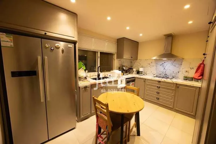 فيلا للبيع في شارع عبدالكريم بن حمد, حي النرجس, مدينة الرياض, منطقة الرياض صورة 5