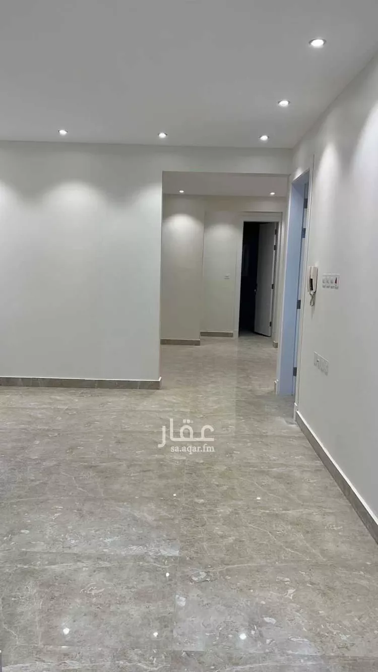 فيلا للبيع في شارع سعود بن عبدالعزيز بن محمد الفرعي, حي الملك فهد, مدينة الرياض, منطقة الرياض صورة 5