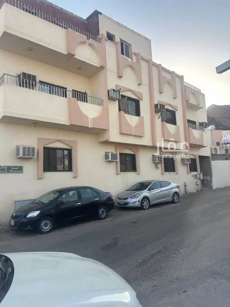 Building for Sale in Medina Wairah صورة 2