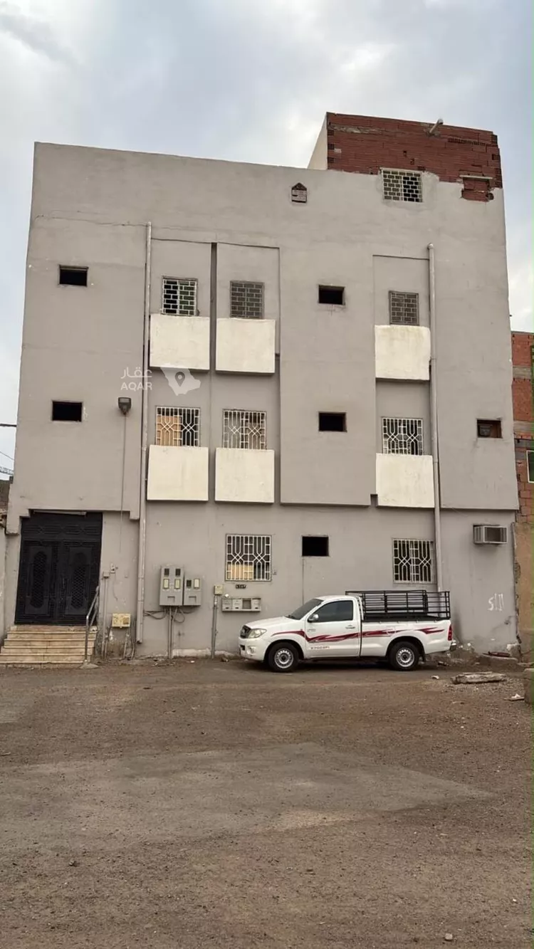 Building for Sale in Medina Al Aridh