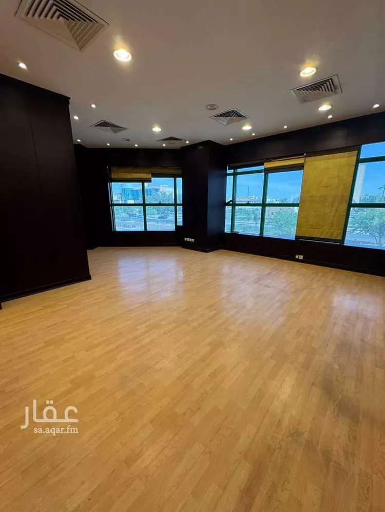 عمارة للإيجار في شارع زرقاء اليمامة, حي الملز, مدينة الرياض, منطقة الرياض