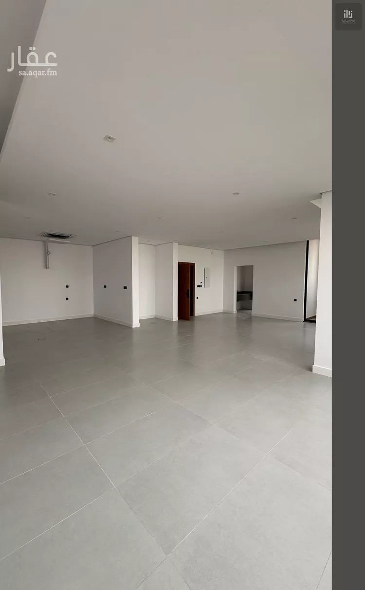 دور للبيع في شارع رقم 17, حي الملك عبدالله, مدينة الرياض, منطقة الرياض صورة 4