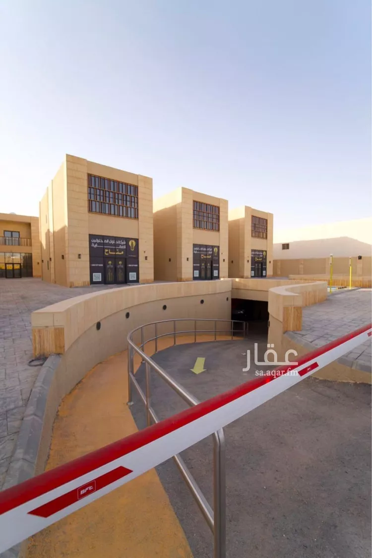 Shop for Rent in Riyadh Al Malqa صورة 3