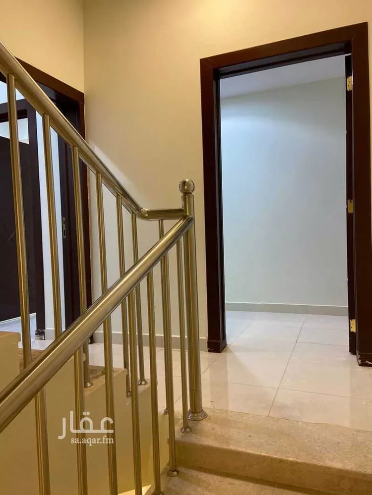 شقة للبيع في شارع زهير بن عثمان الثقفي ، حي المطار ، عنيزة ، عنيزة