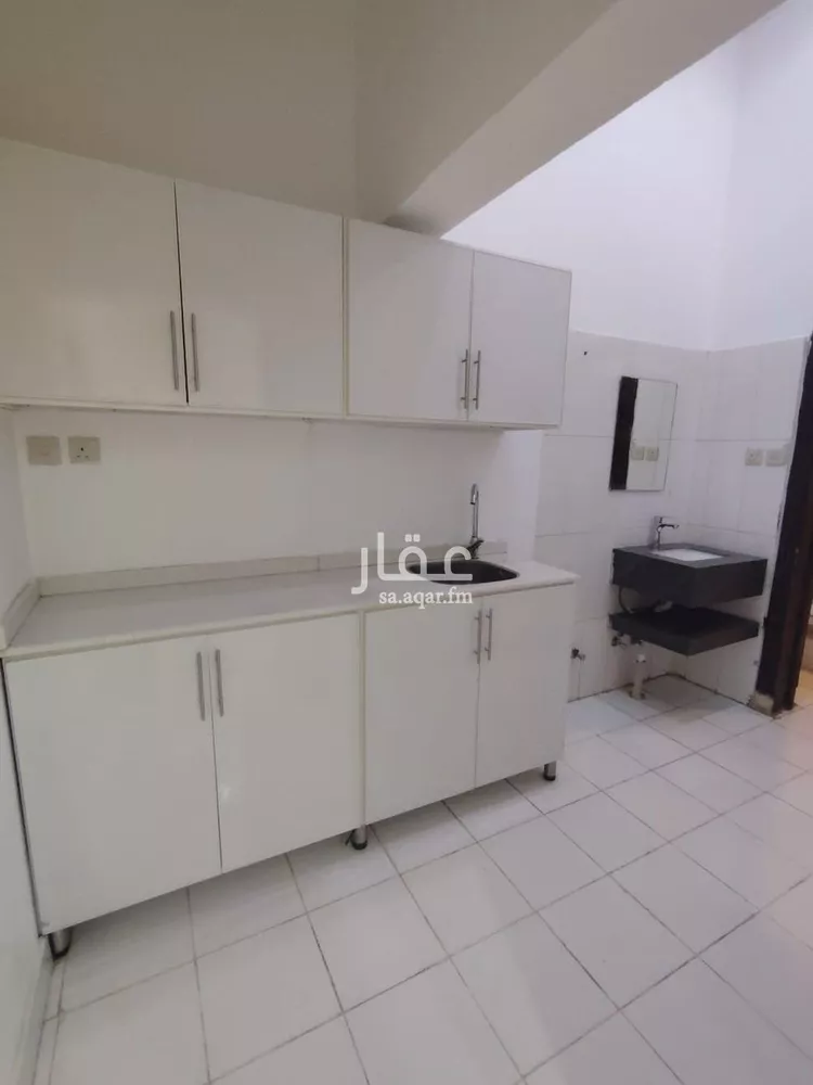 شقة للإيجار في شارع حسن ابن حسين ابن علي, حي الحمراء, مدينة الرياض, منطقة الرياض صورة 2