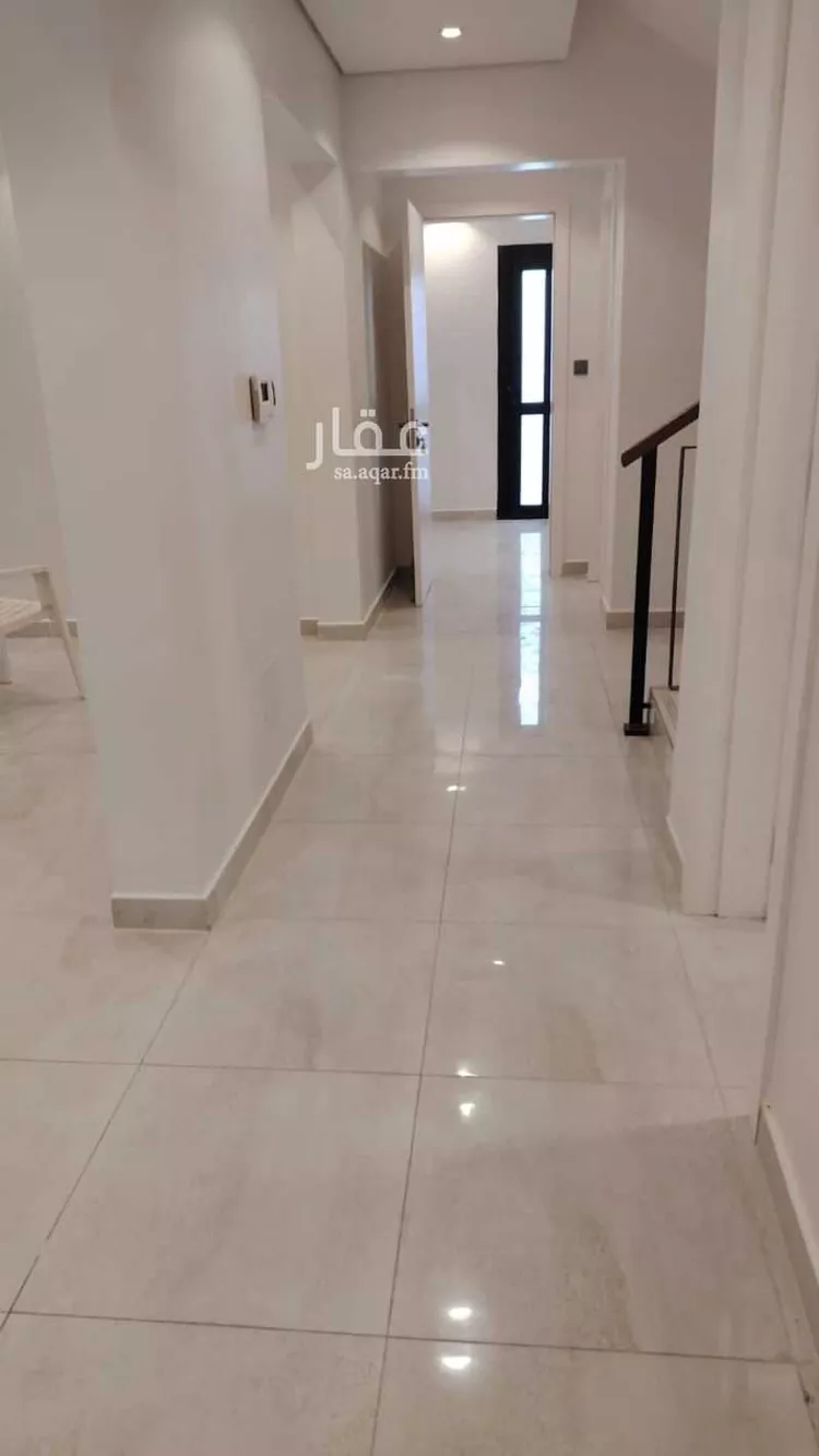 فيلا للبيع في شارع راشد بن جريس, حي النرجس, مدينة الرياض, منطقة الرياض صورة 3