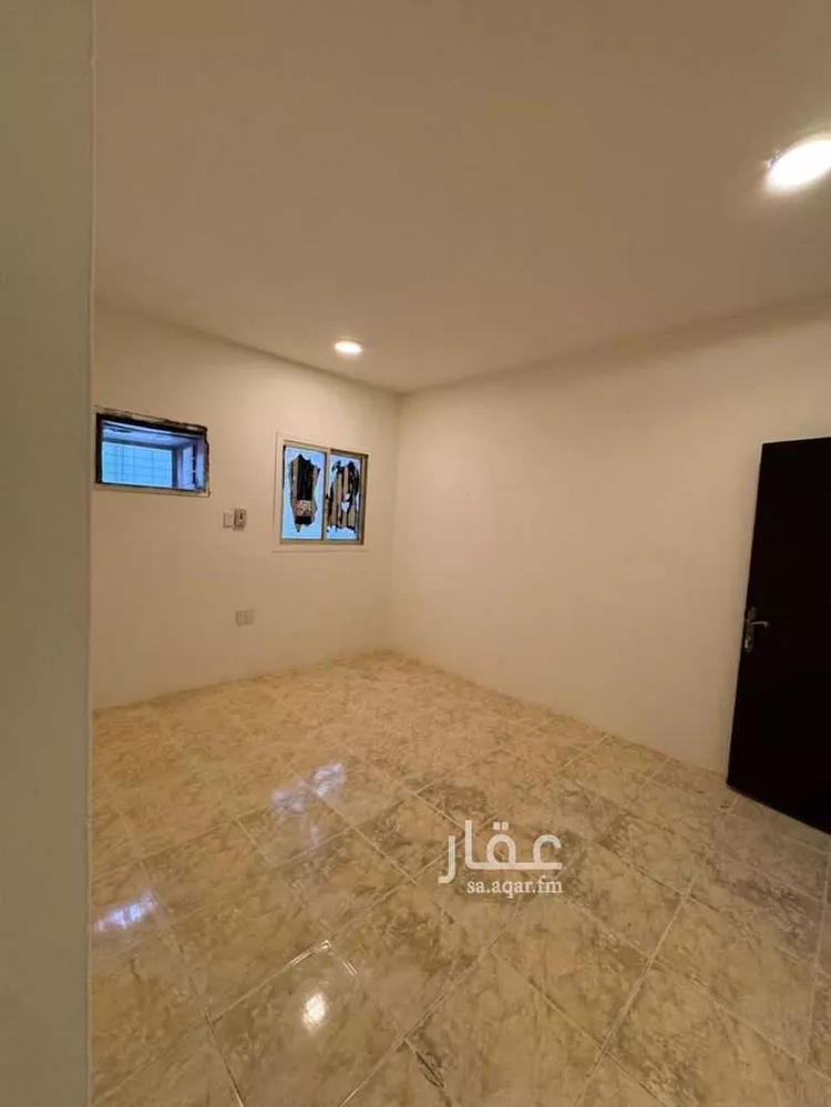 غرفة للإيجار في شارع عبد الله بن العباس, حي الدوحة الجنوبية, مدينة الظهران, المنطقة الشرقية 8