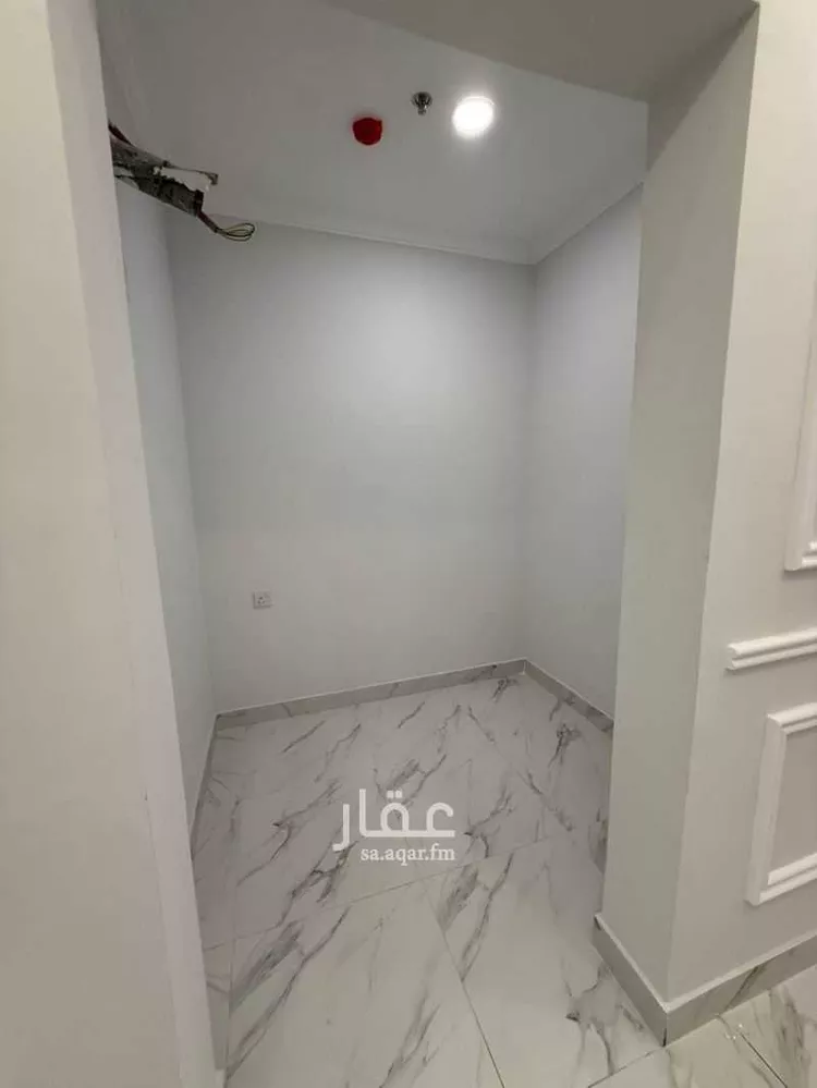 شقة للإيجار في شارع الرقعى, حي الحمراء, مدينة الخبر, المنطقة الشرقية 9