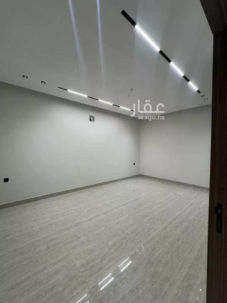 فيلا للبيع في شارع شرحبيل بن معد يكرب, حي طيبة, مدينة الدمام, المنطقة الشرقية صورة 2