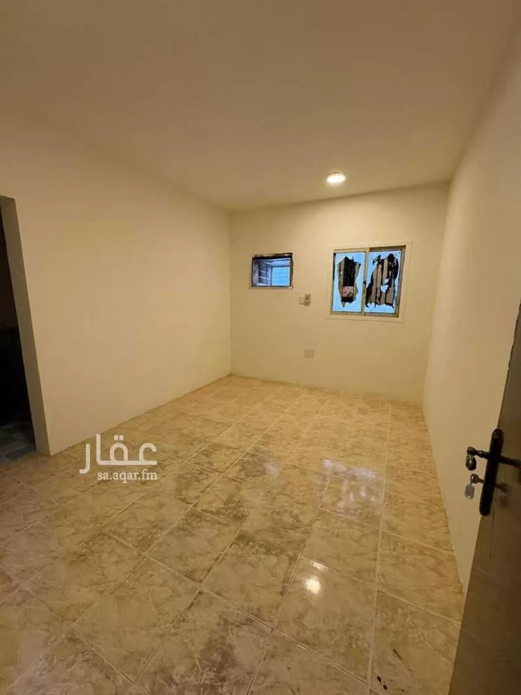 غرفة للإيجار في شارع عبد الله بن العباس, حي الدوحة الجنوبية, مدينة الظهران, المنطقة الشرقية 6