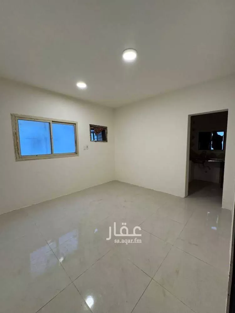 غرفة للإيجار في شارع عبد الله بن العباس, حي الدوحة الجنوبية, مدينة الظهران, المنطقة الشرقية صورة 2
