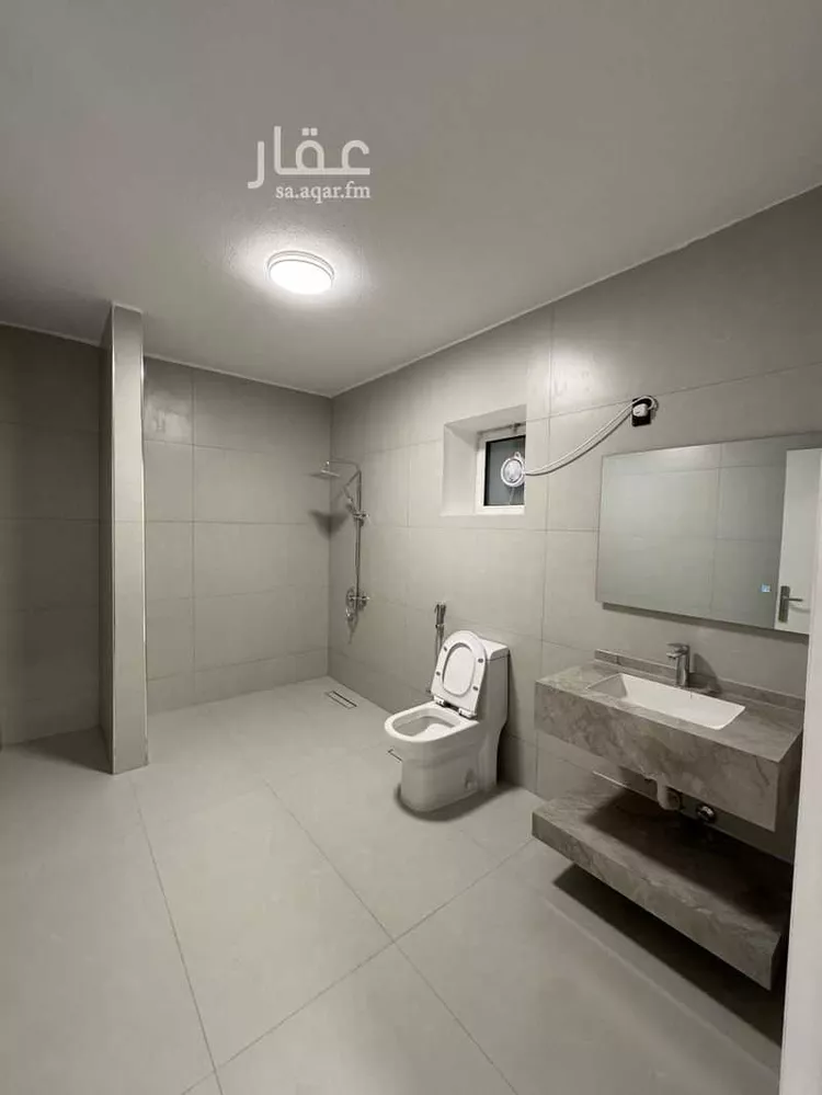 فيلا للإيجار في شارع شرحبيل بن حسنة, حي الدوحة الجنوبية, مدينة الظهران, المنطقة الشرقية صورة 3