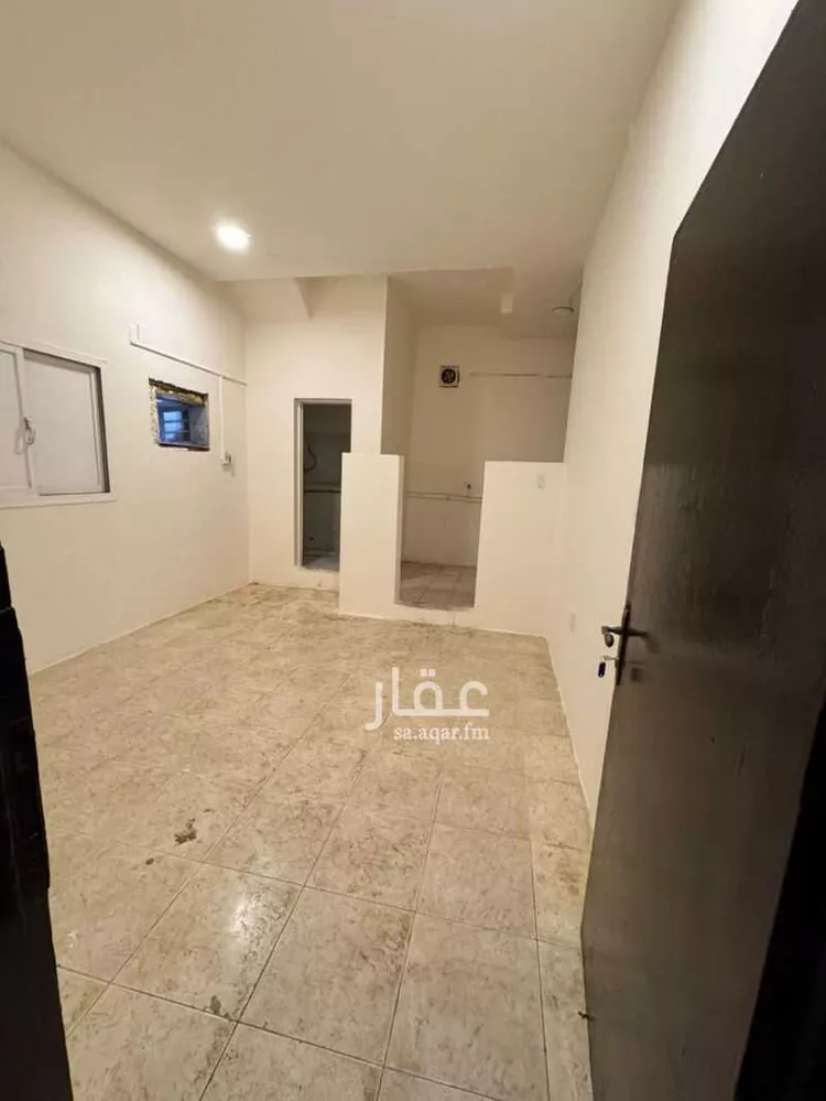 غرفة للإيجار في شارع عبد الله بن العباس, حي الدوحة الجنوبية, مدينة الظهران, المنطقة الشرقية 10