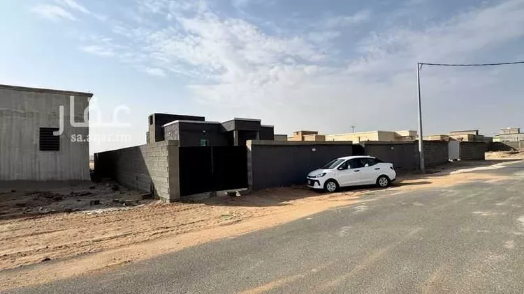 دور للإيجار في تثليث ، تثليث