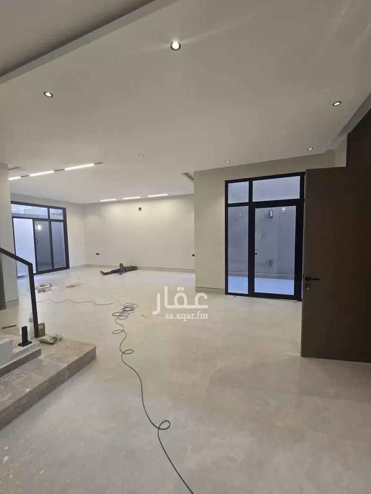فيلا للبيع في شارع الرويضة, حي الملك فيصل, مدينة الرياض, منطقة الرياض صورة 3
