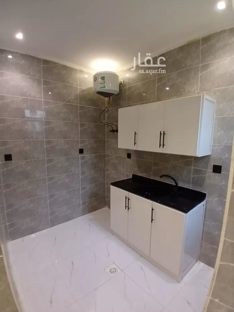 شقة للإيجار في شارع الشيخ حسن بن حسين بن علي, حي إشبيلية, مدينة الرياض, منطقة الرياض صورة 5