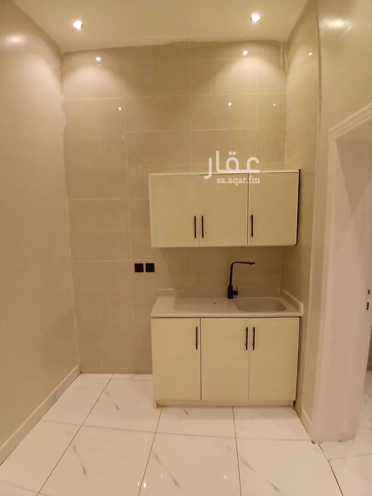 شقة للإيجار في شارع الشيخ حسن بن حسين بن علي, حي إشبيلية, مدينة الرياض, منطقة الرياض صورة 4