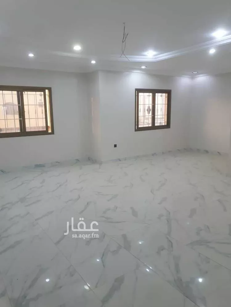 فيلا للبيع في شارع رافع بن رافع, حي طيبة, مدينة الدمام, المنطقة الشرقية صورة 2