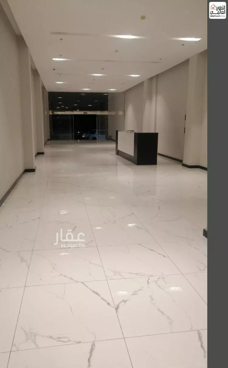 مكتب تجاري للإيجار في  صورة 2