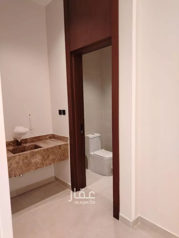 دور للبيع في شارع شقرون المغراوي, حي عكاظ, مدينة الرياض, منطقة الرياض صورة 2