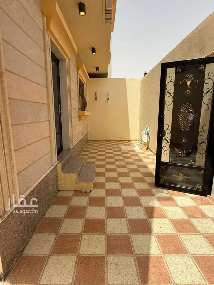 فيلا للإيجار في شارع المهاجر بن خالد, حي طيبة, مدينة الدمام, المنطقة الشرقية صورة 2