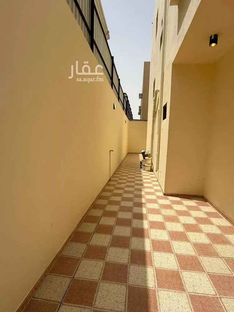 فيلا للإيجار في شارع المهاجر بن خالد, حي طيبة, مدينة الدمام, المنطقة الشرقية صورة 3
