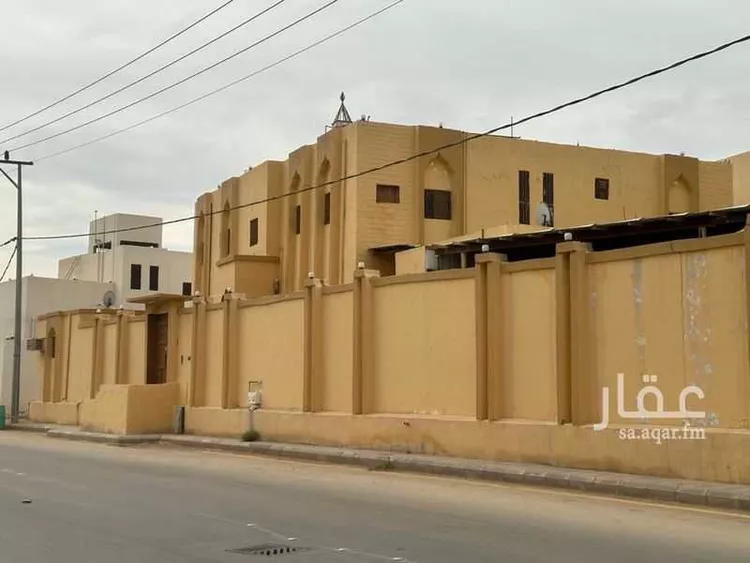 فيلا للبيع في شارع ابن زيدون ، حي العزيزية ، ليلى ، الافلاج