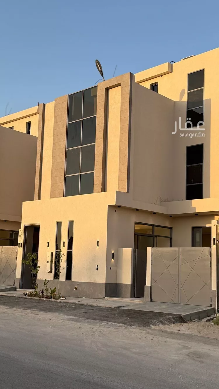 فيلا للبيع في شارع محمد بن أبي بكر القيم, حي المهدية, مدينة الرياض, منطقة الرياض صورة 2