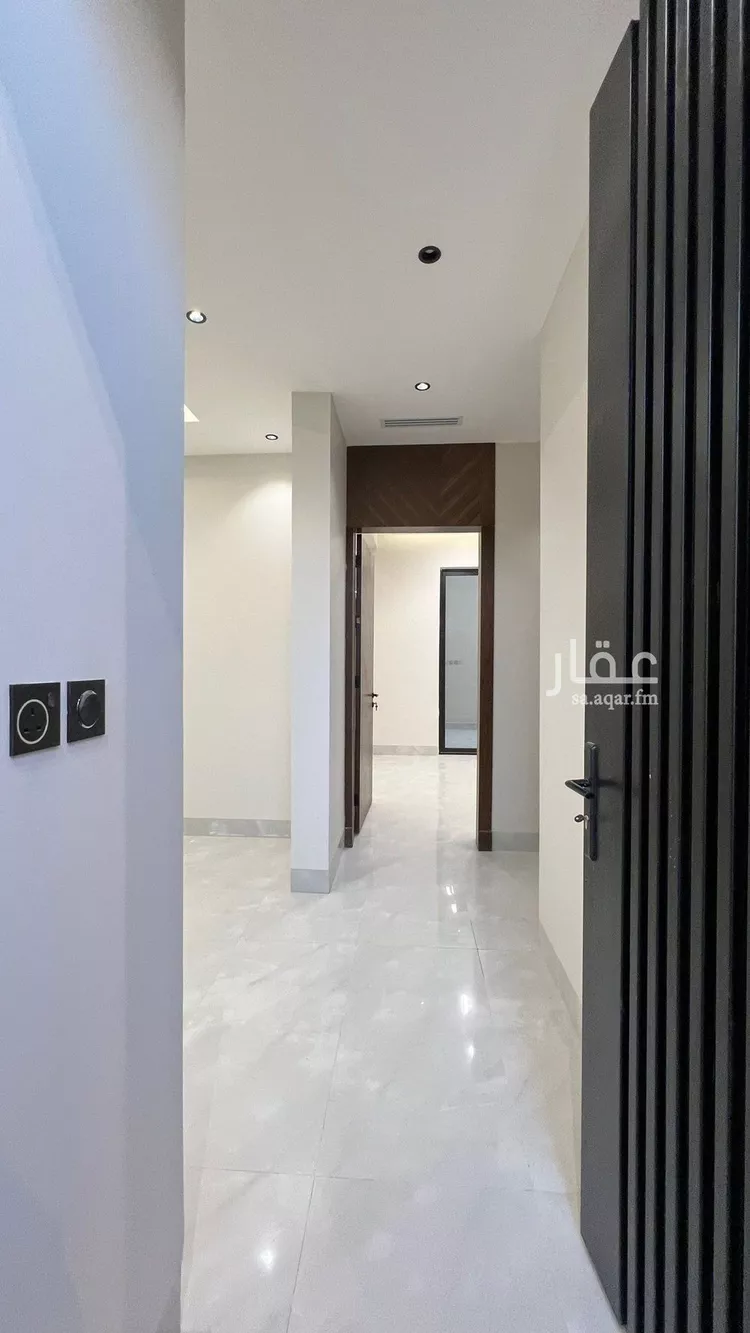 فيلا للبيع في شارع عبداللطيف بن المبارك, حي المهدية, مدينة الرياض, منطقة الرياض صورة 4