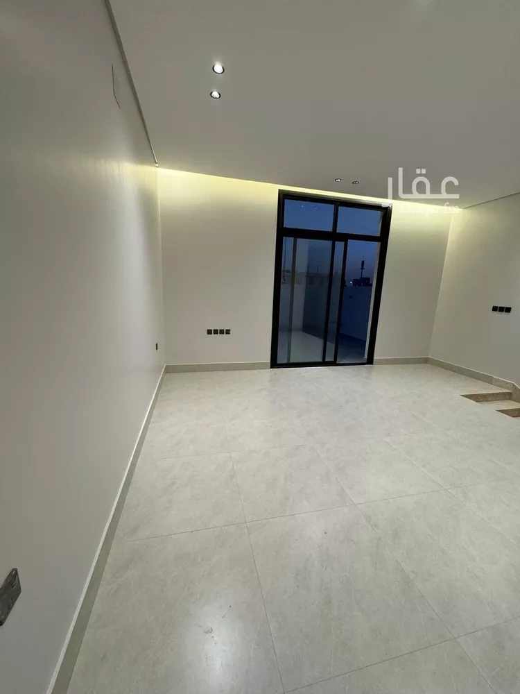 فيلا للبيع في شارع الكمال بن طلحة, حي المهدية, مدينة الرياض, منطقة الرياض صورة 2