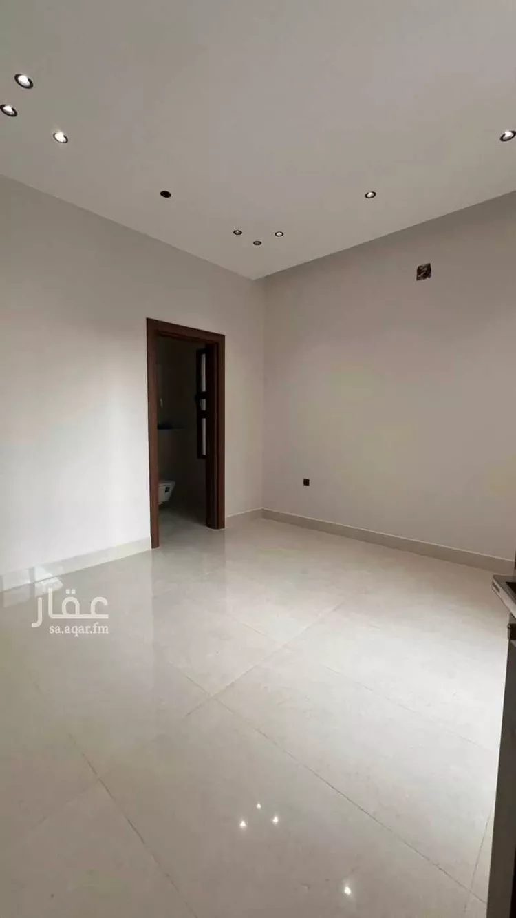فيلا للبيع في شارع فؤاد محمد عمر توفيق, حي المهدية, مدينة الرياض, منطقة الرياض صورة 4
