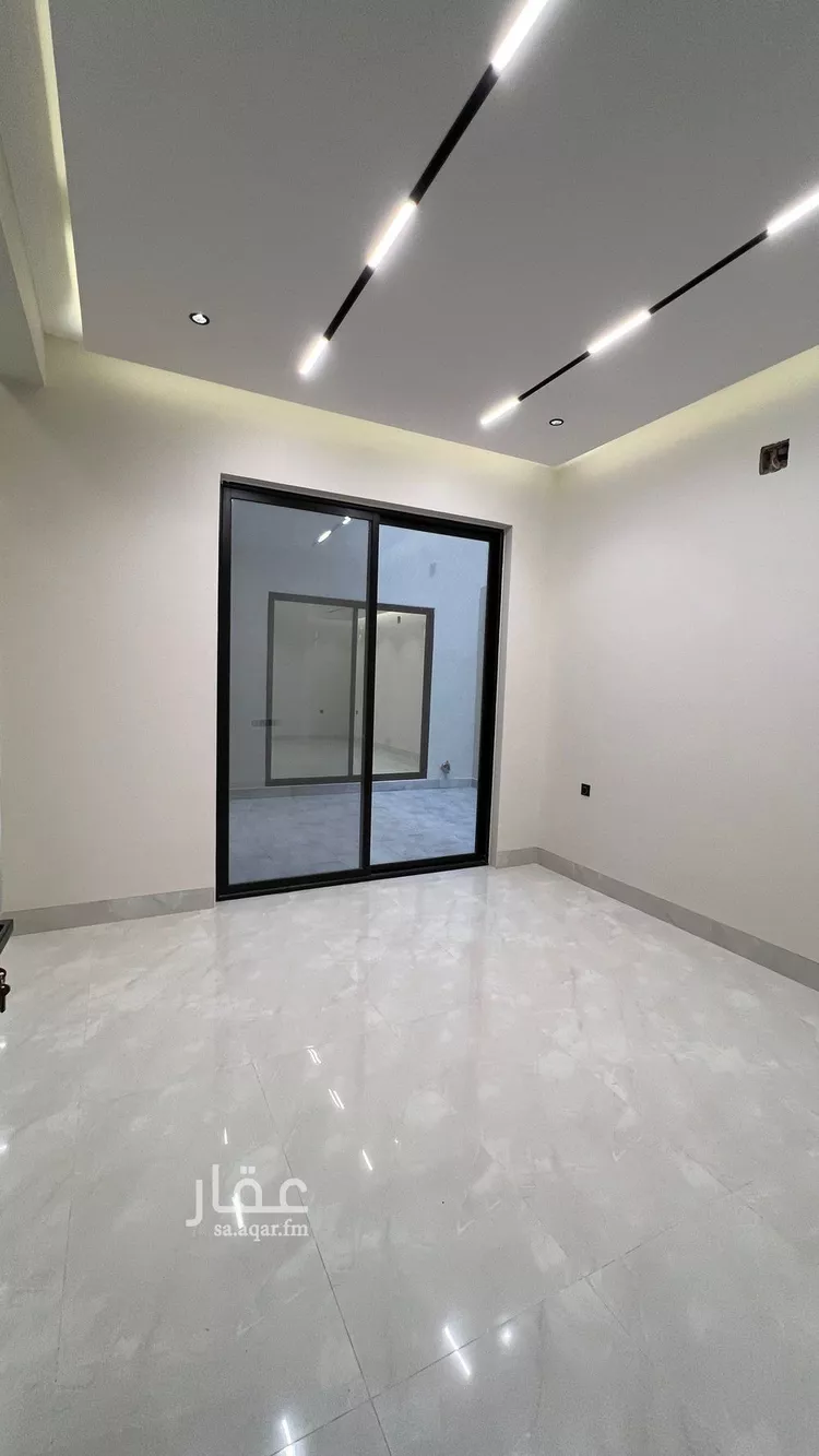 فيلا للبيع في شارع عبداللطيف بن المبارك, حي المهدية, مدينة الرياض, منطقة الرياض صورة 5